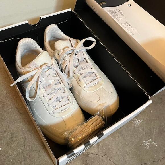 Lululemon cityverse sneakers - Picture 2 of 6